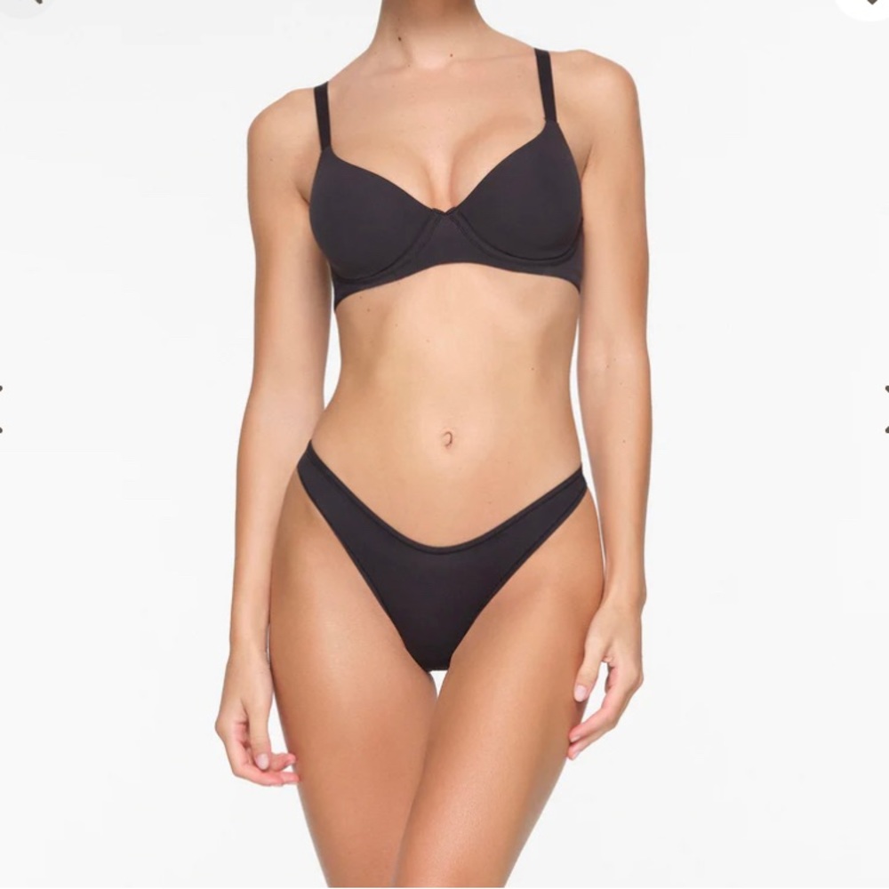 skims fits everybody full coverage bra 32ddd black